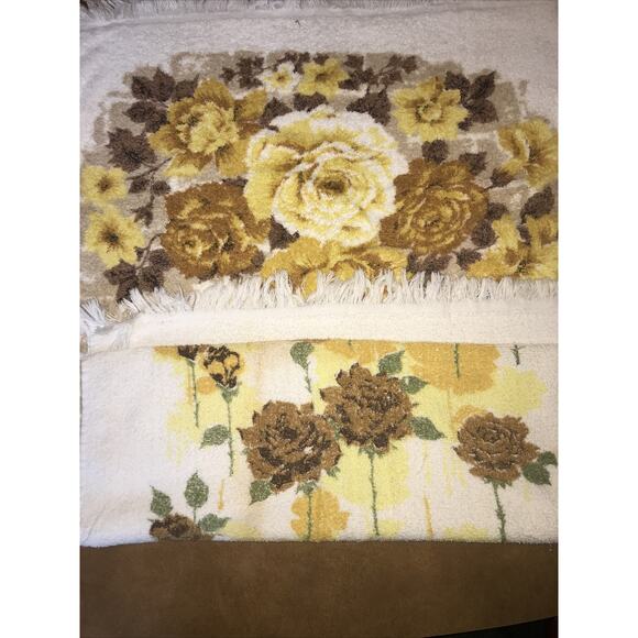 Vintage Yellow Roses Bath Towels Set of 2 Gold St Mary's 100% Cotton MId Century - Picture 1 of 5